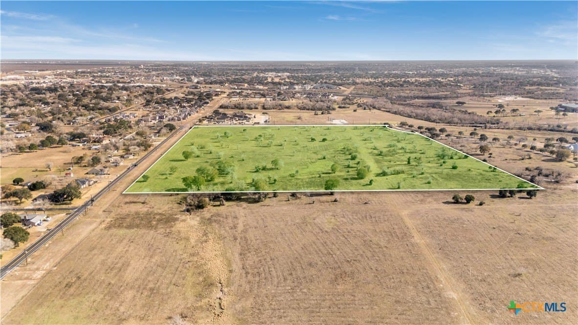 42 acres in Victoria County - photo 9
