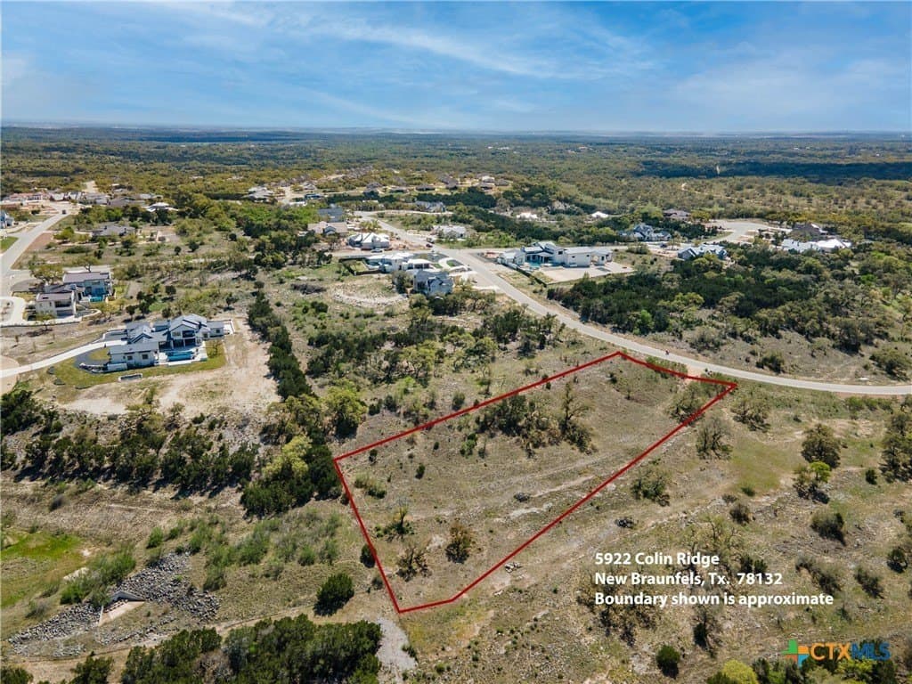 2.4 acres in Comal County - photo 3