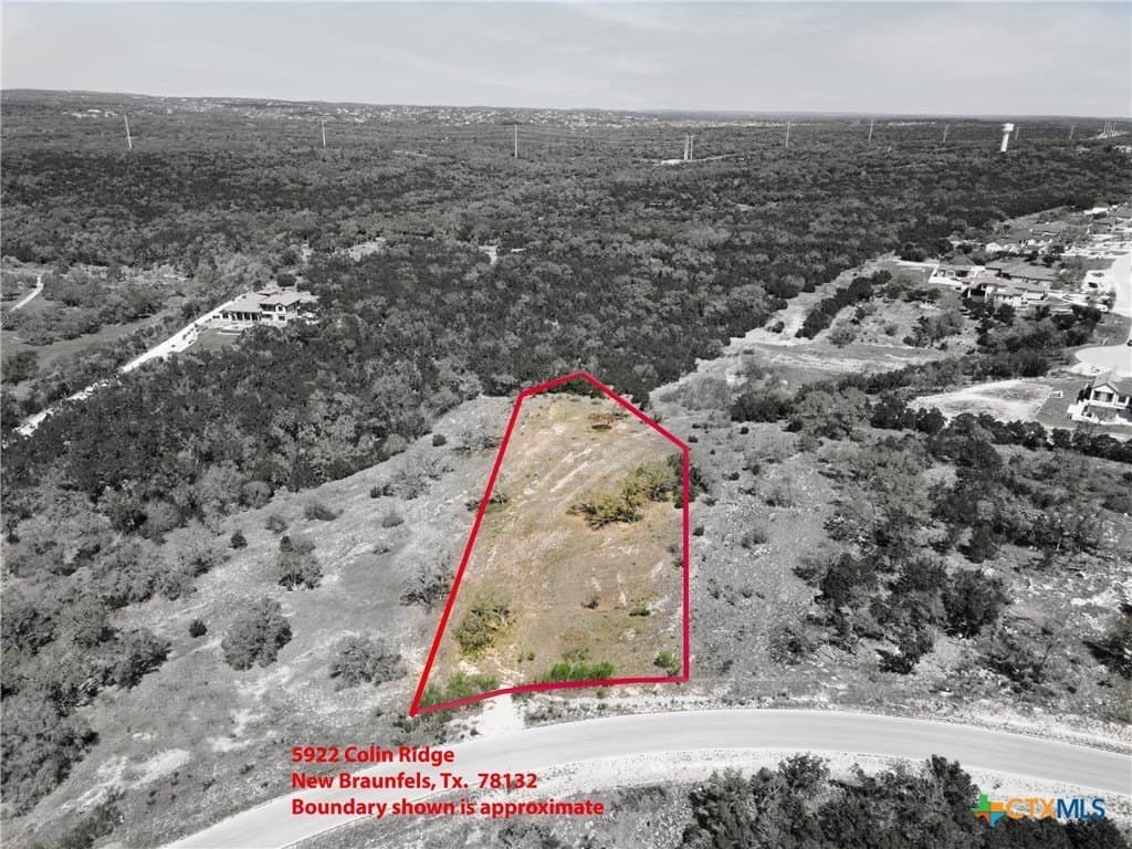 2.4 acres in Comal County - photo 2