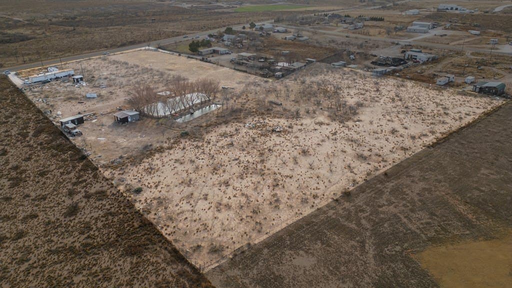 7.68 acres in Gaines County - photo 2
