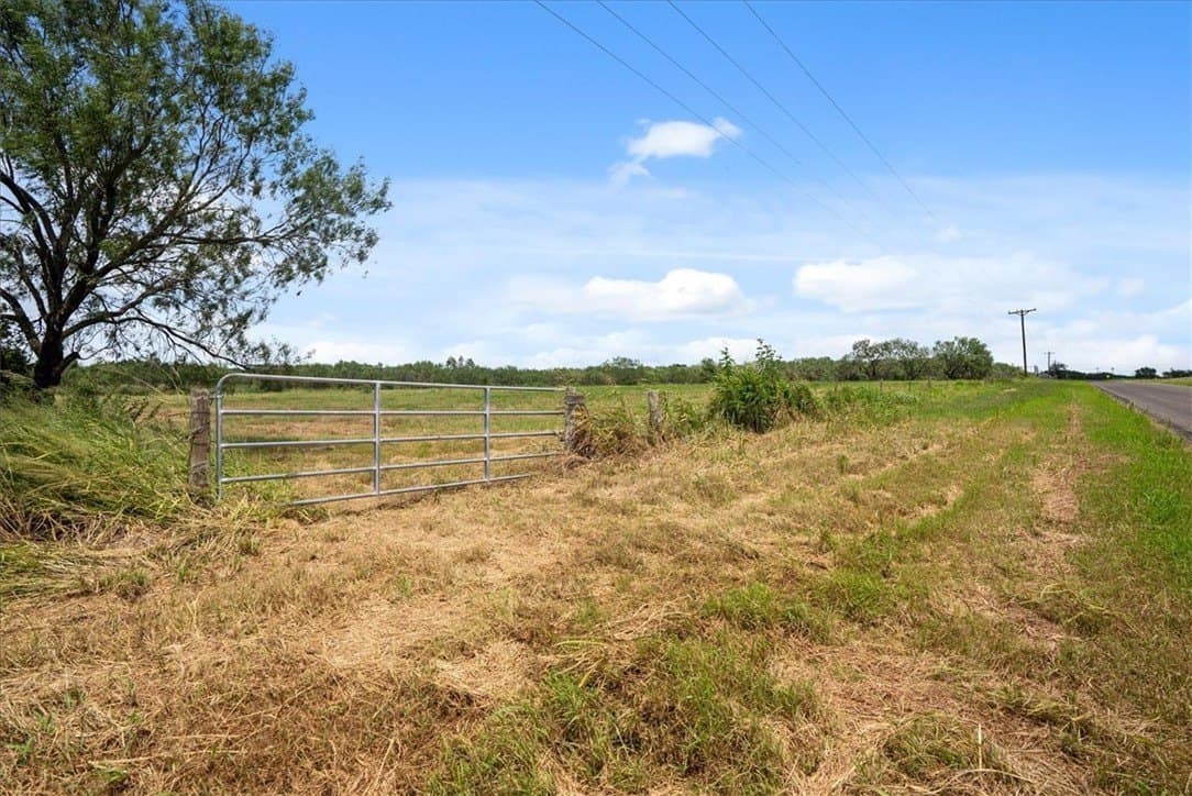 25 acres in Atascosa County - photo 25
