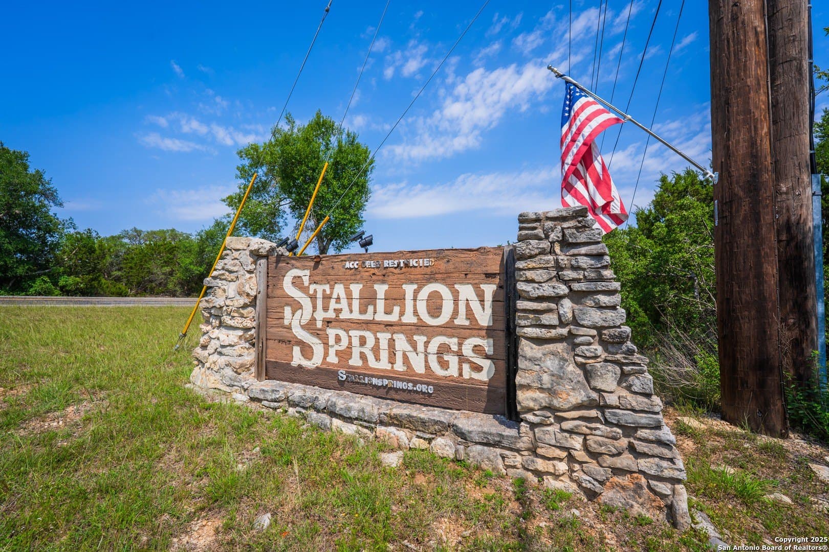 0.96 acres in Comal County - photo 3