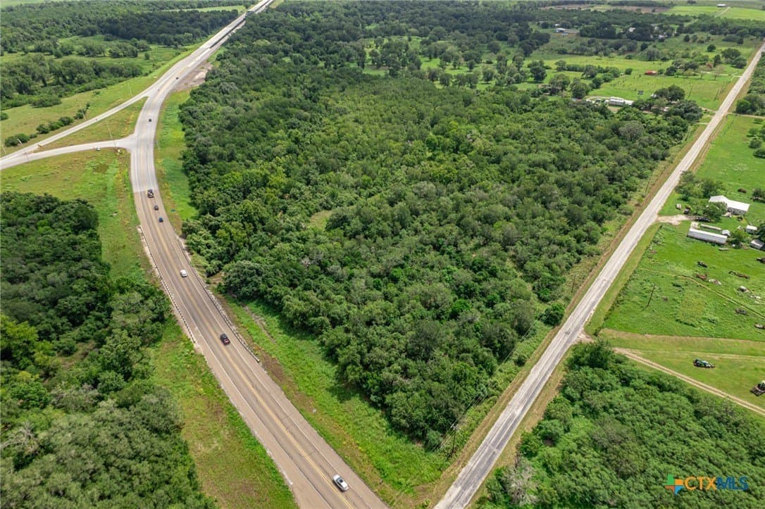 33.13 acres in DeWitt County - photo 8