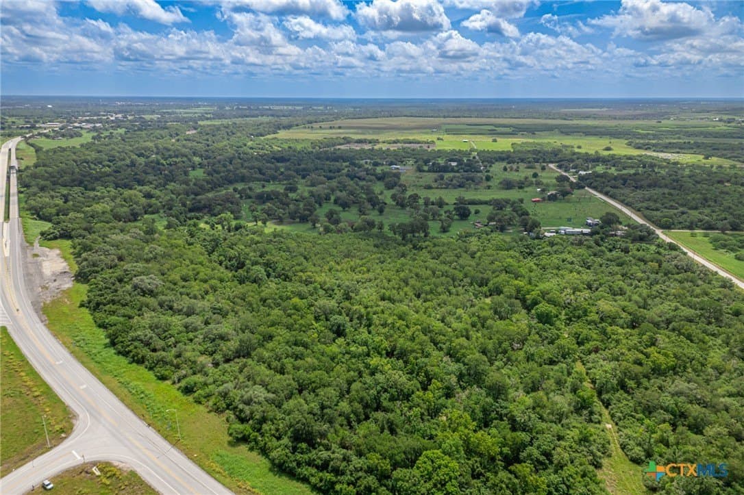 33.13 acres in DeWitt County - photo 3