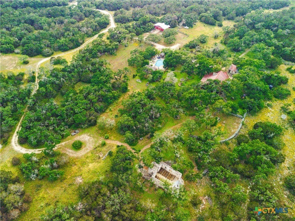 20 acres in Hays County - photo 3