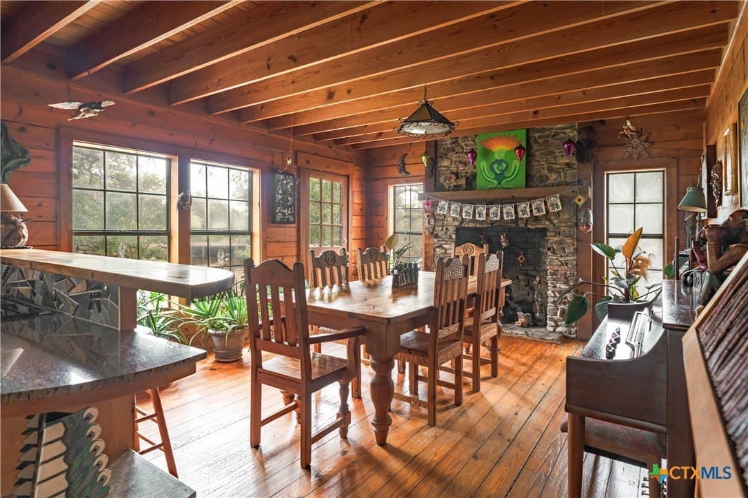 20 acres in Hays County - photo 8