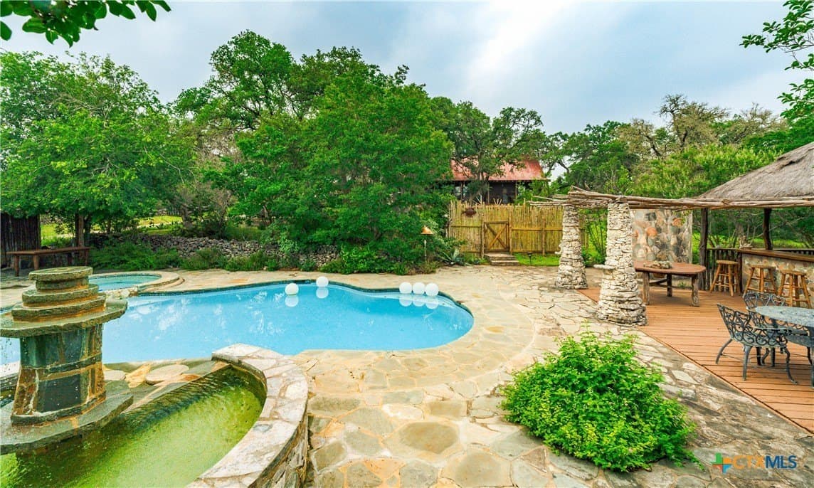 20 acres in Hays County - photo 2