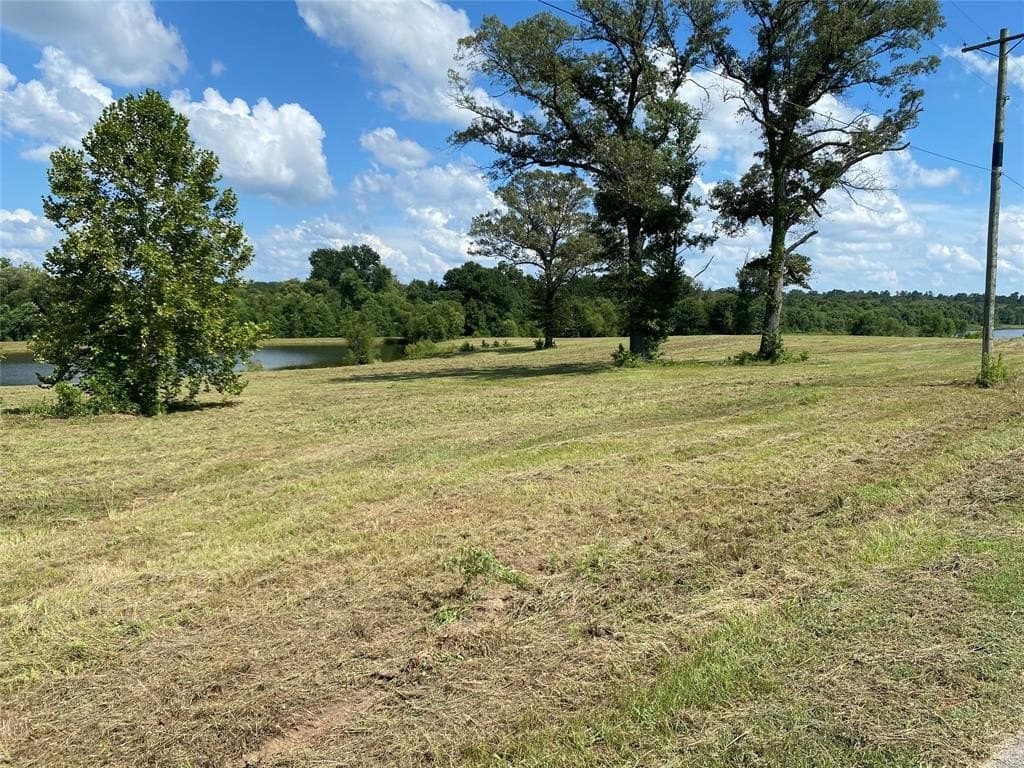 17.92 acres in Gregg County - photo 4