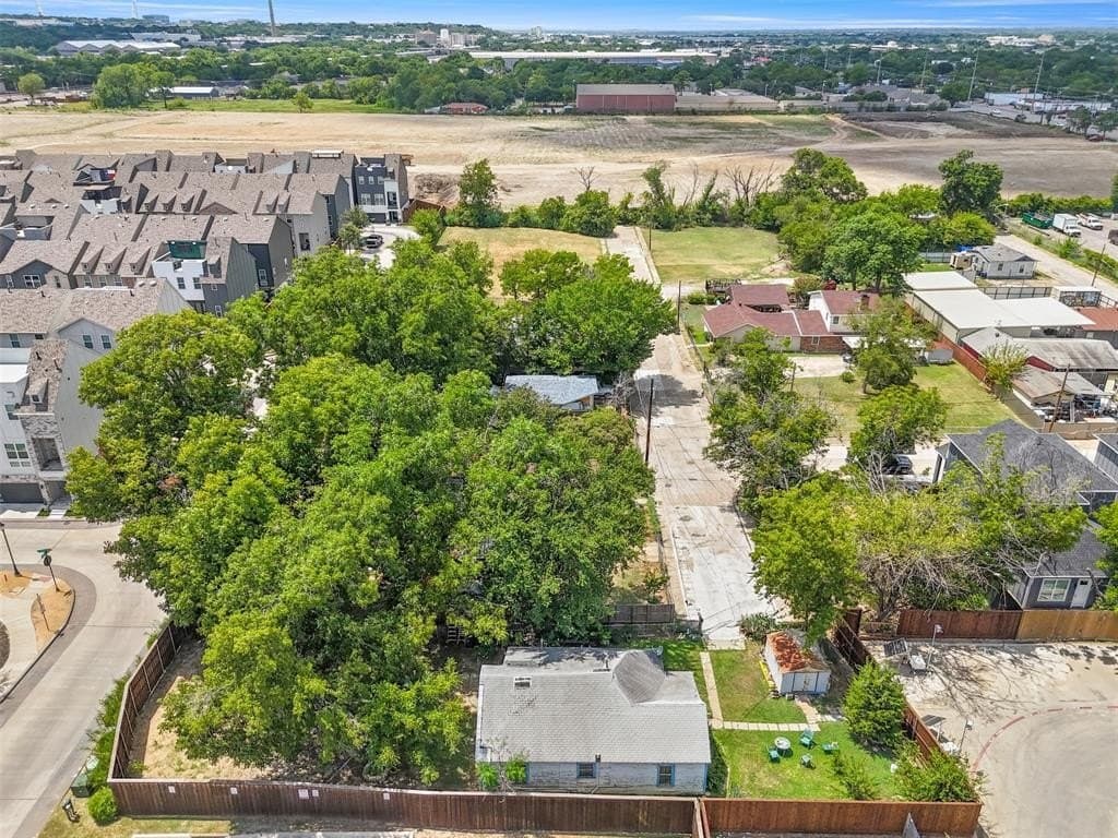 0.1 acres in Dallas County - photo 7