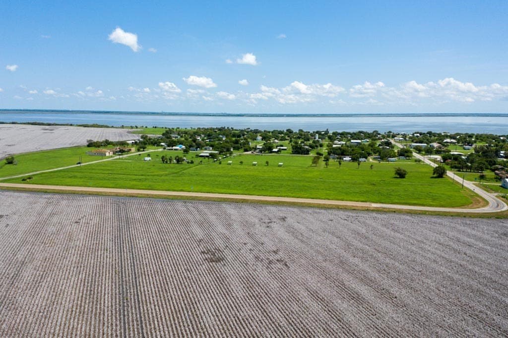 0.59 acres in Refugio County - photo 6