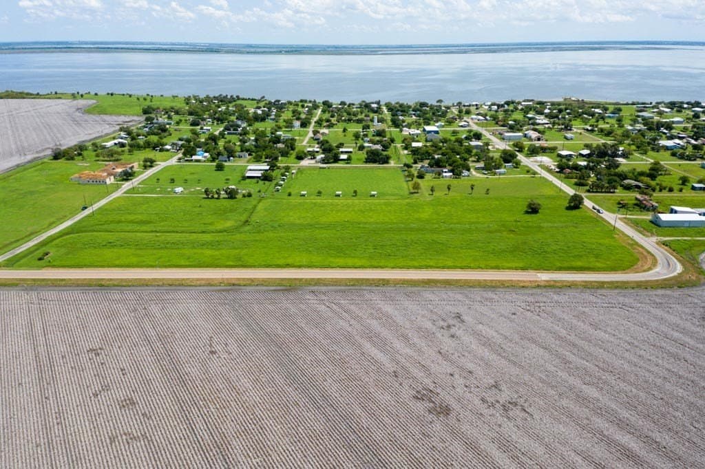 0.59 acres in Refugio County - photo 22