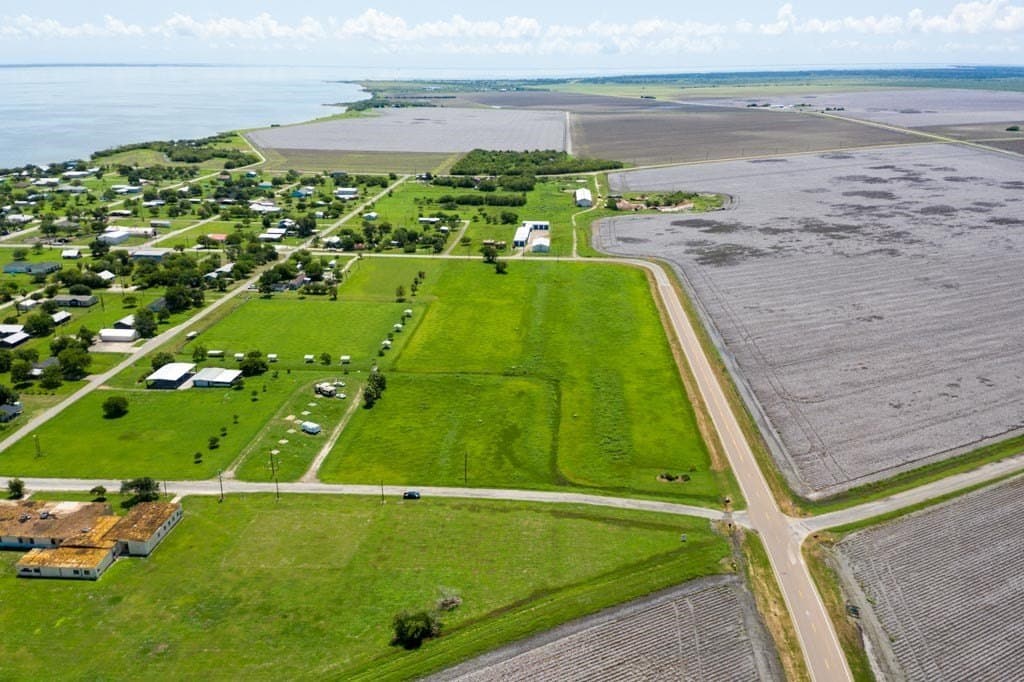 0.59 acres in Refugio County - photo 37
