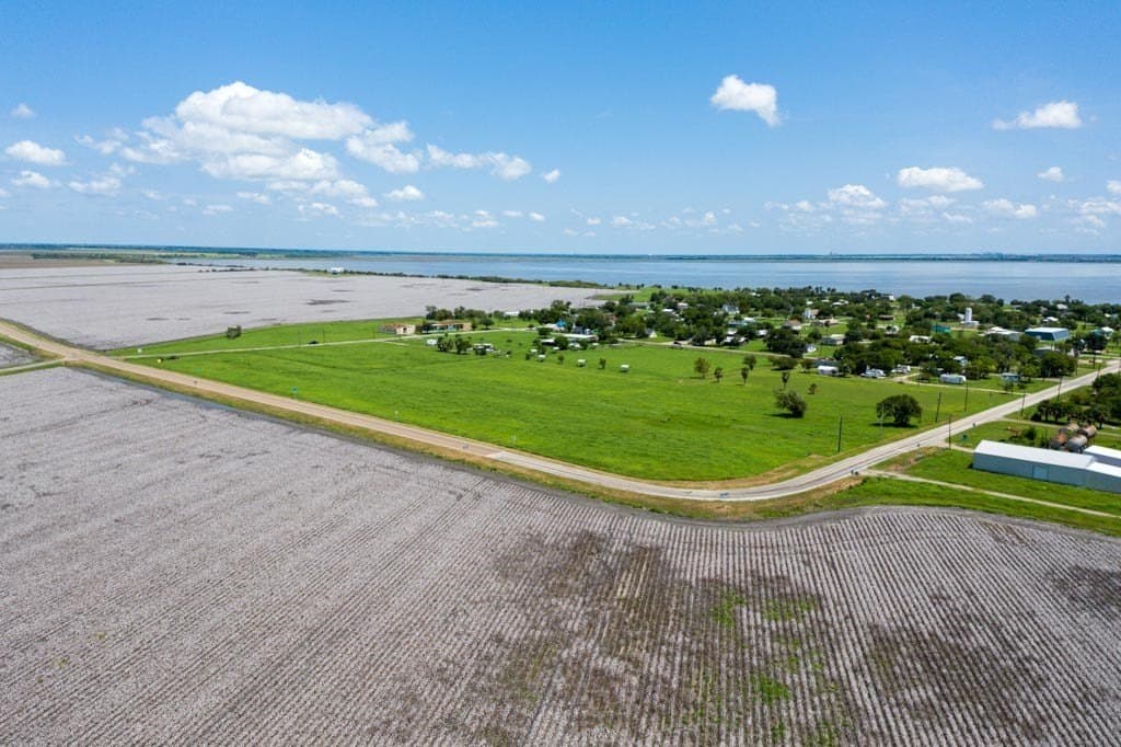 0.59 acres in Refugio County - photo 8