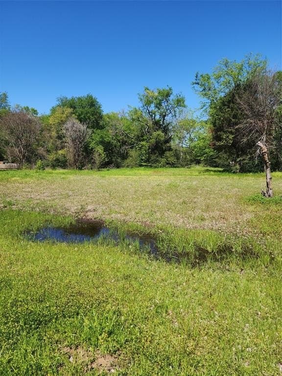 0.86 acres in Henderson County - photo 2