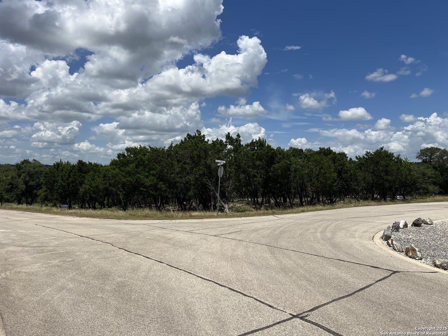 1.42 acres in Comal County - photo 2
