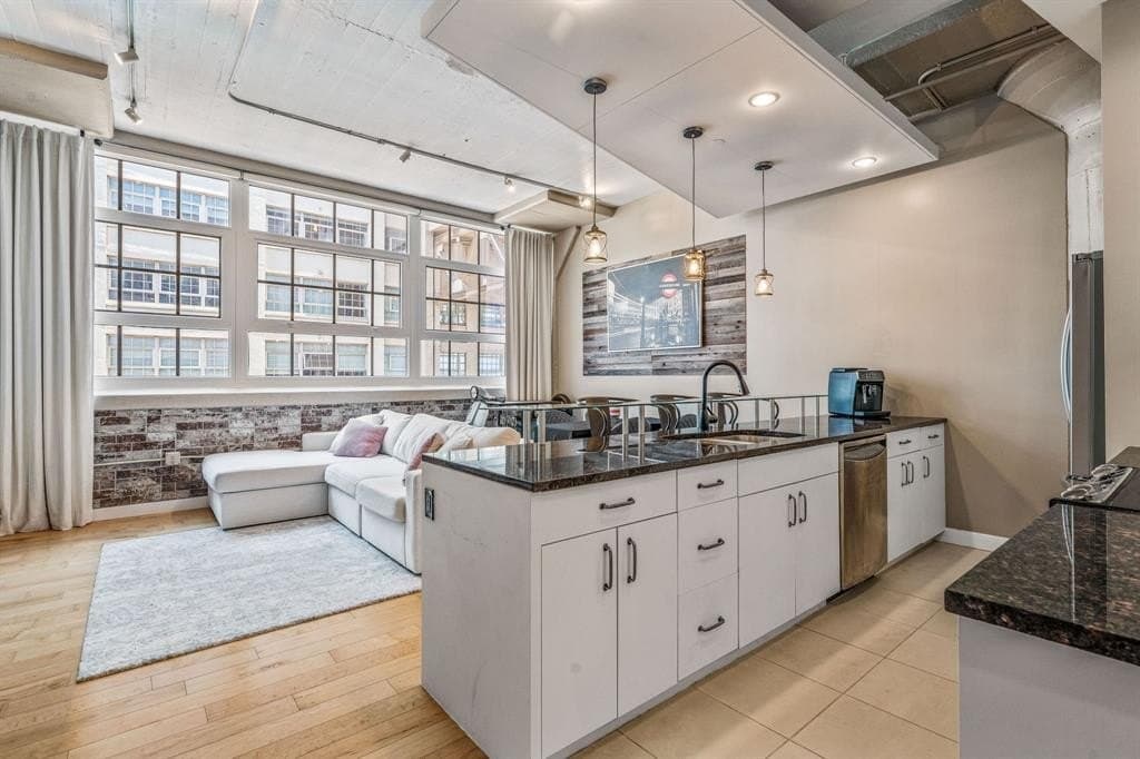 2600 W 7th Street
