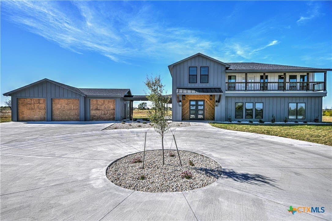8186 S Lone Star Parkway