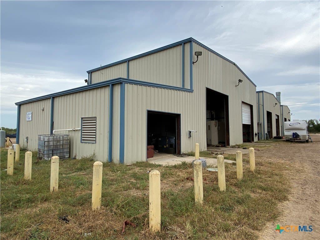 14 acres in Victoria County - photo 11