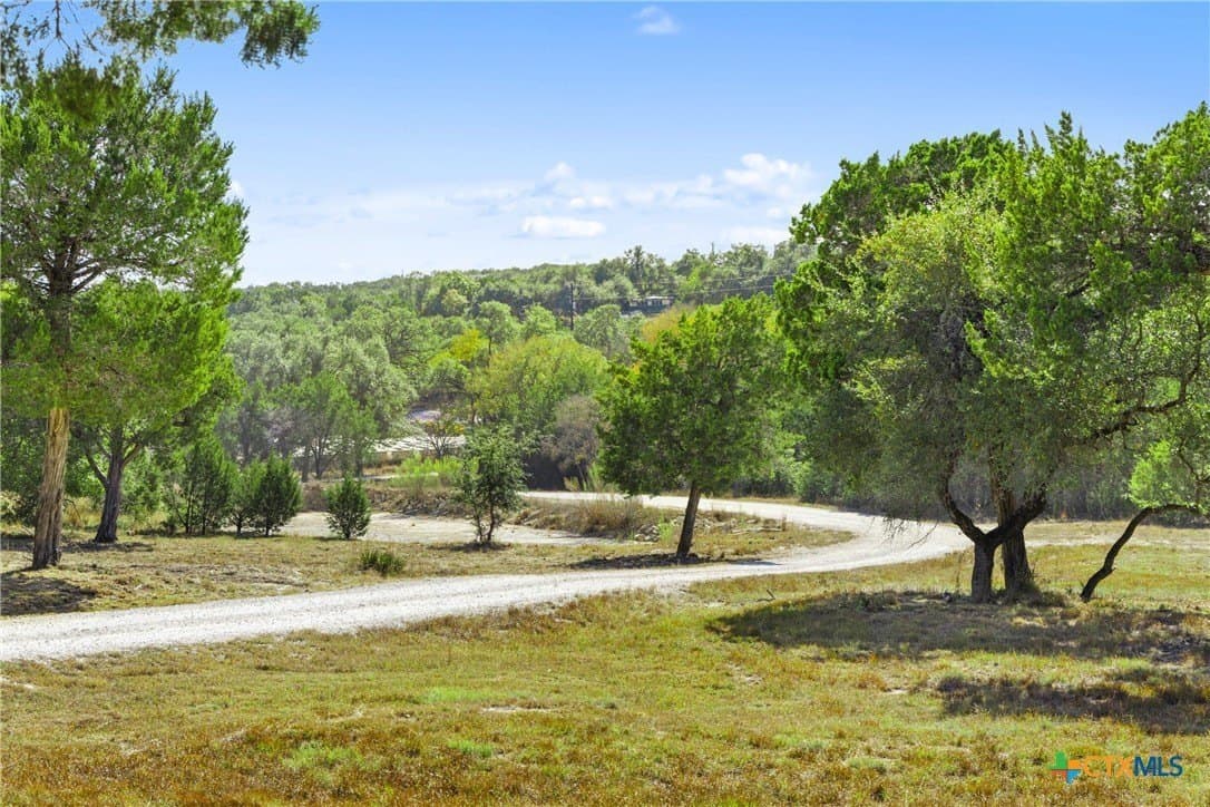 20.58 acres in Comal County - photo 3