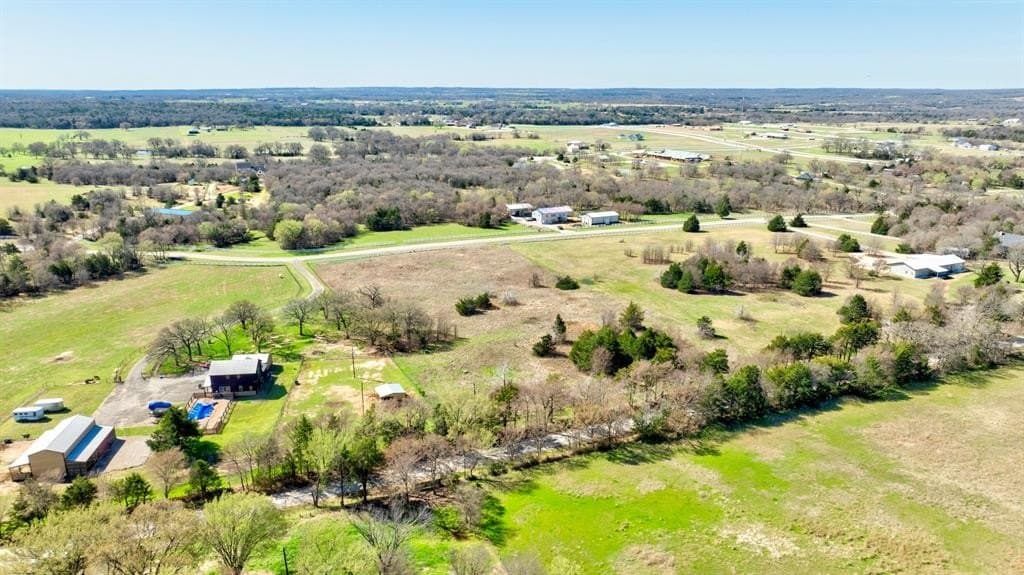 4.69 acres in Cooke County - photo 3