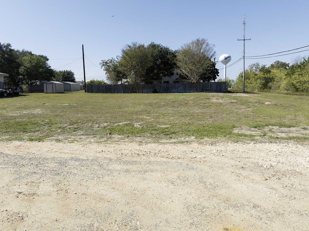 0.27 acres in Fayette County - photo 7