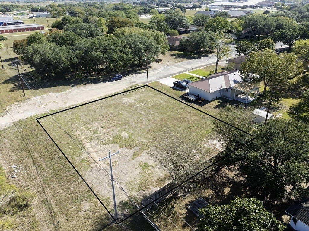 0.27 acres in Fayette County - photo 4