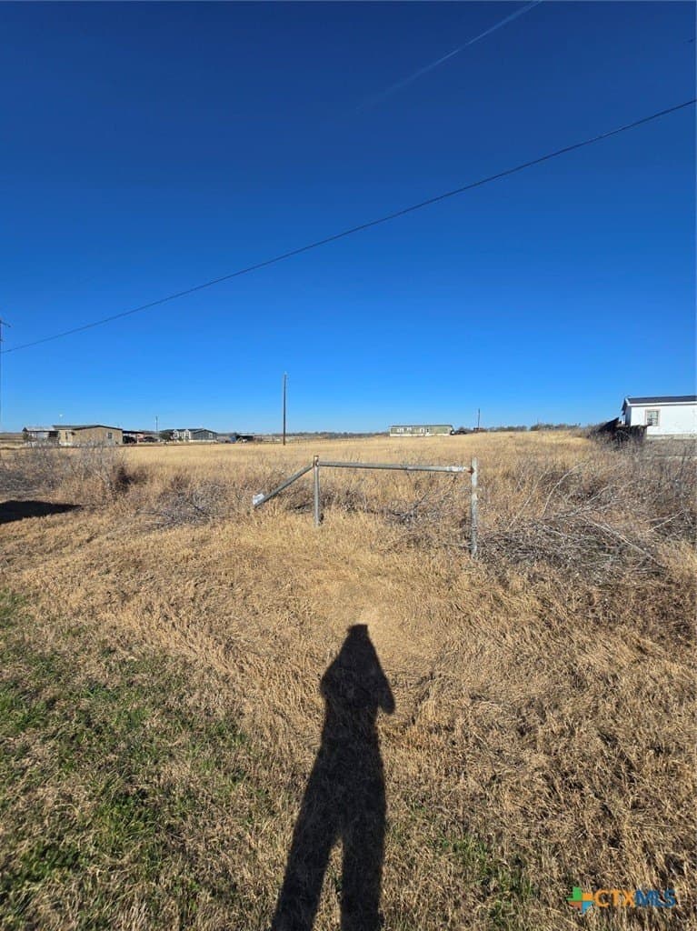 1.5 acres in Gonzales County - photo 3