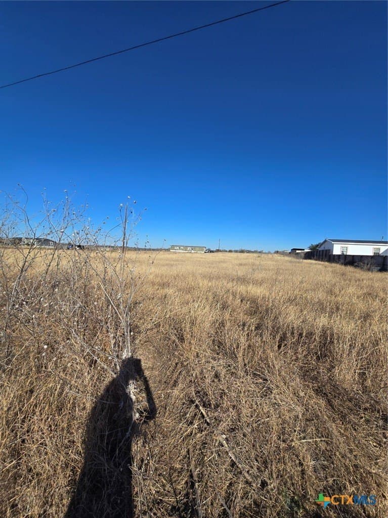 1.5 acres in Gonzales County - photo 2