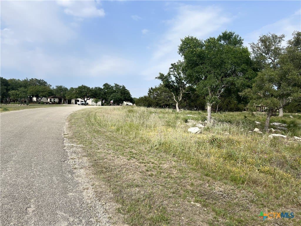 1.59 acres in Comal County - photo 3