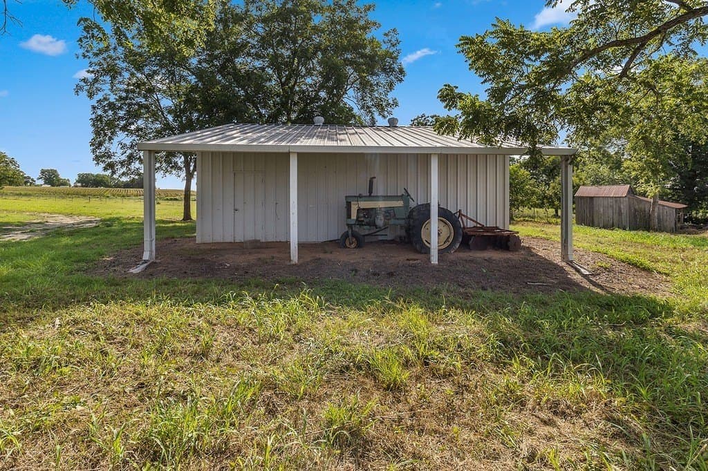 24.59 acres in Fayette County - photo 6