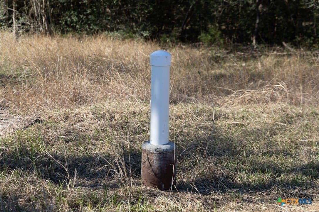 1.6 acres in Lavaca County - photo 4