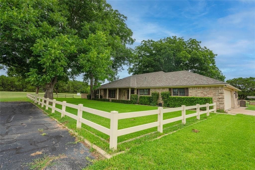 135 Private Road 2526