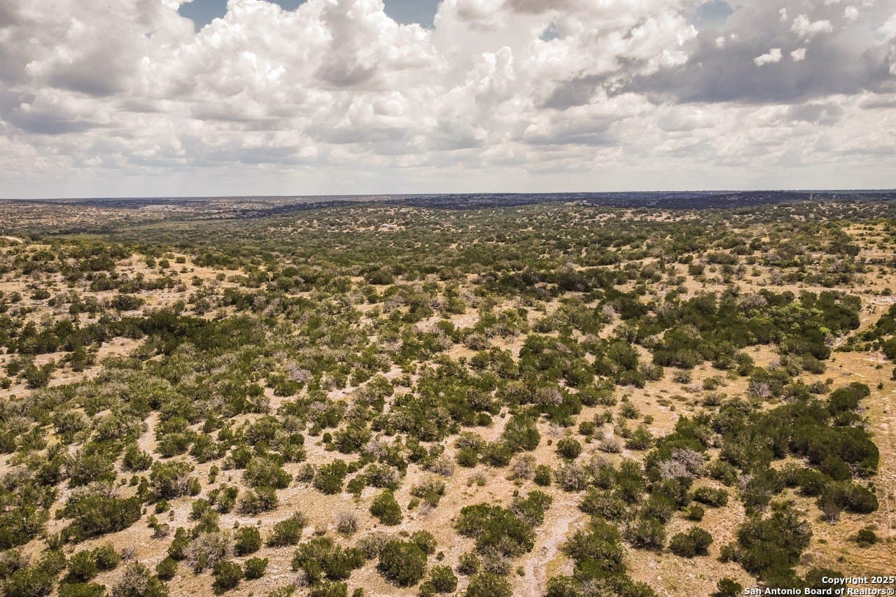 138.12 acres in Edwards County - photo 2