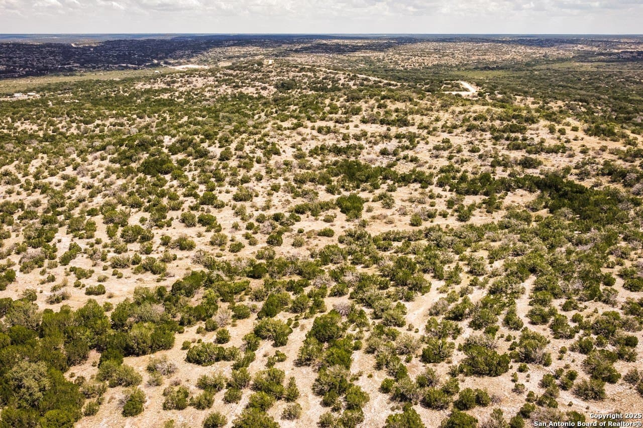 138.12 acres in Edwards County - photo 3