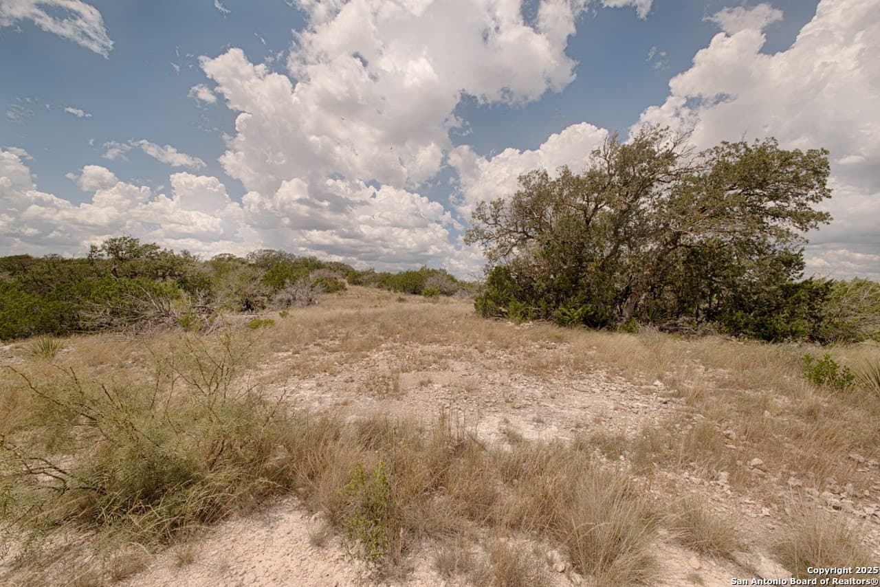138.12 acres in Edwards County - photo 10