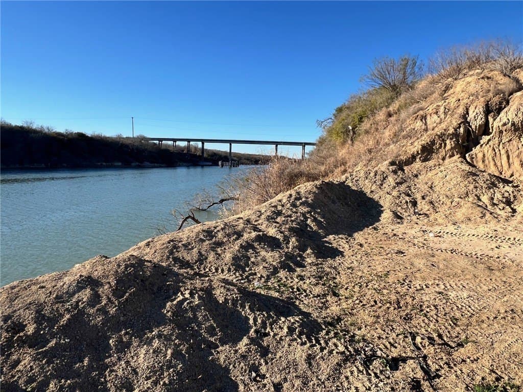 39.66 acres in Calhoun County - photo 3