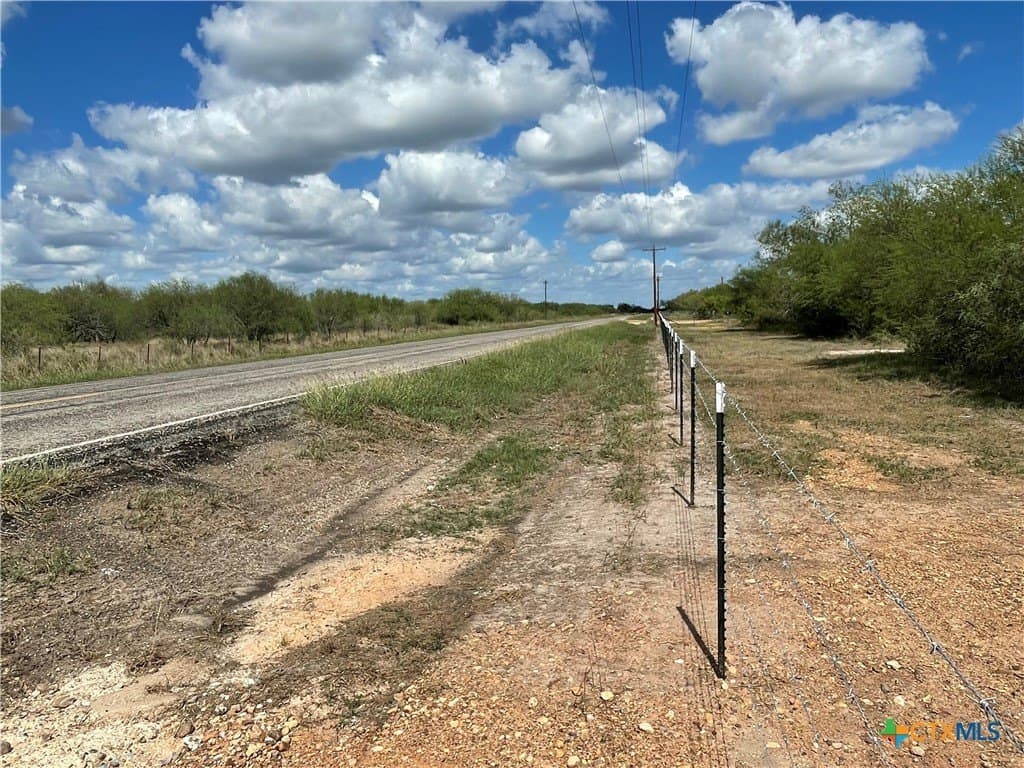 10 acres in Victoria County - photo 3