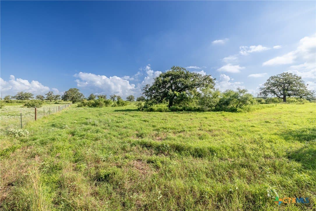 1.63 acres in Gonzales County - photo 5