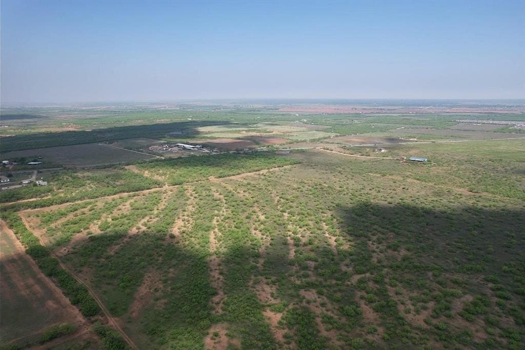 176.85 acres in Jones County - photo 4