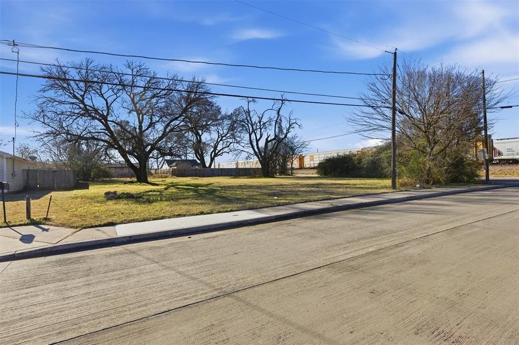 0.38 acres in Dallas County - photo 7