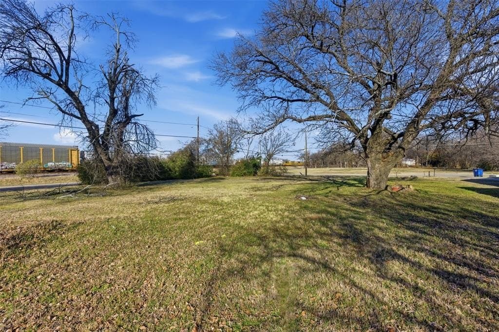 0.38 acres in Dallas County - photo 11