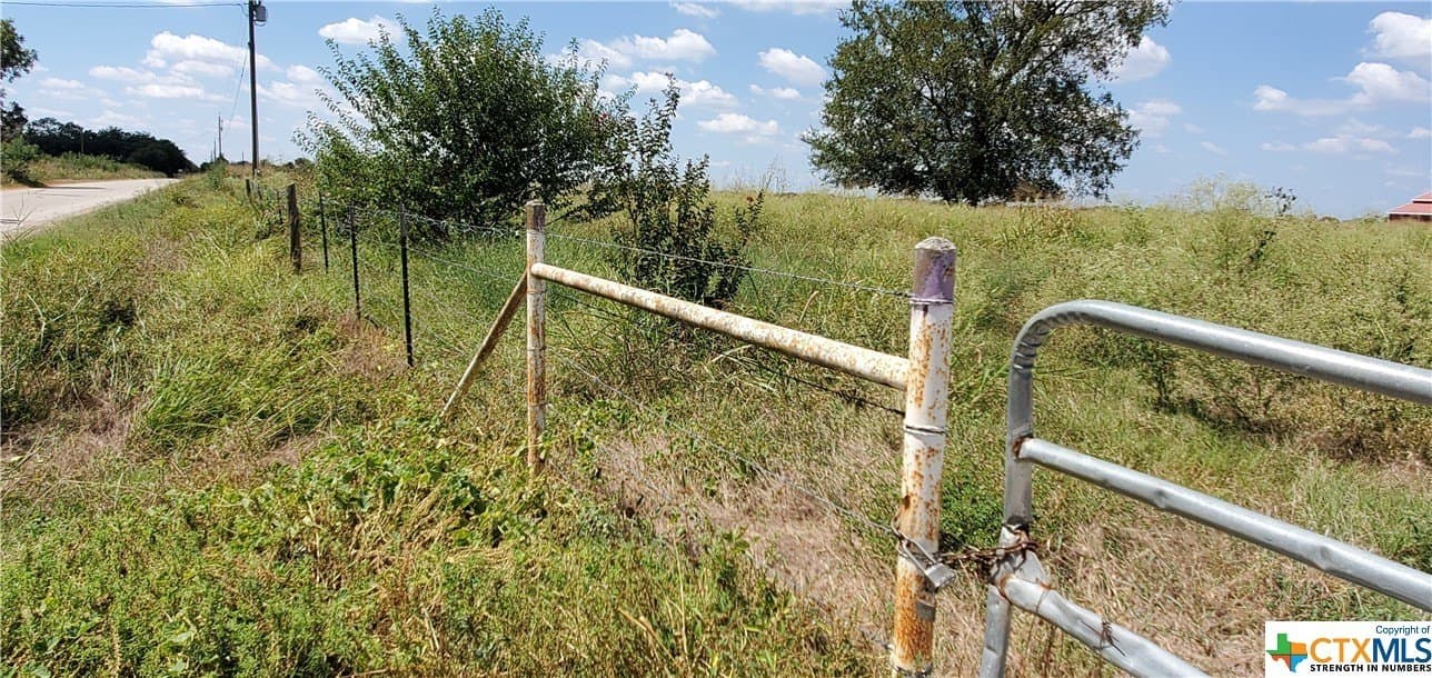 19.57 acres in Guadalupe County - photo 6