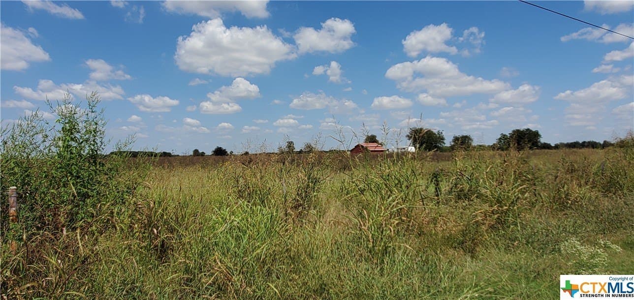 19.57 acres in Guadalupe County - photo 2
