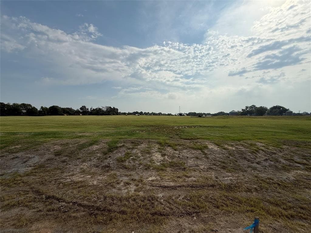 0.65 acres in McLennan County - photo 3