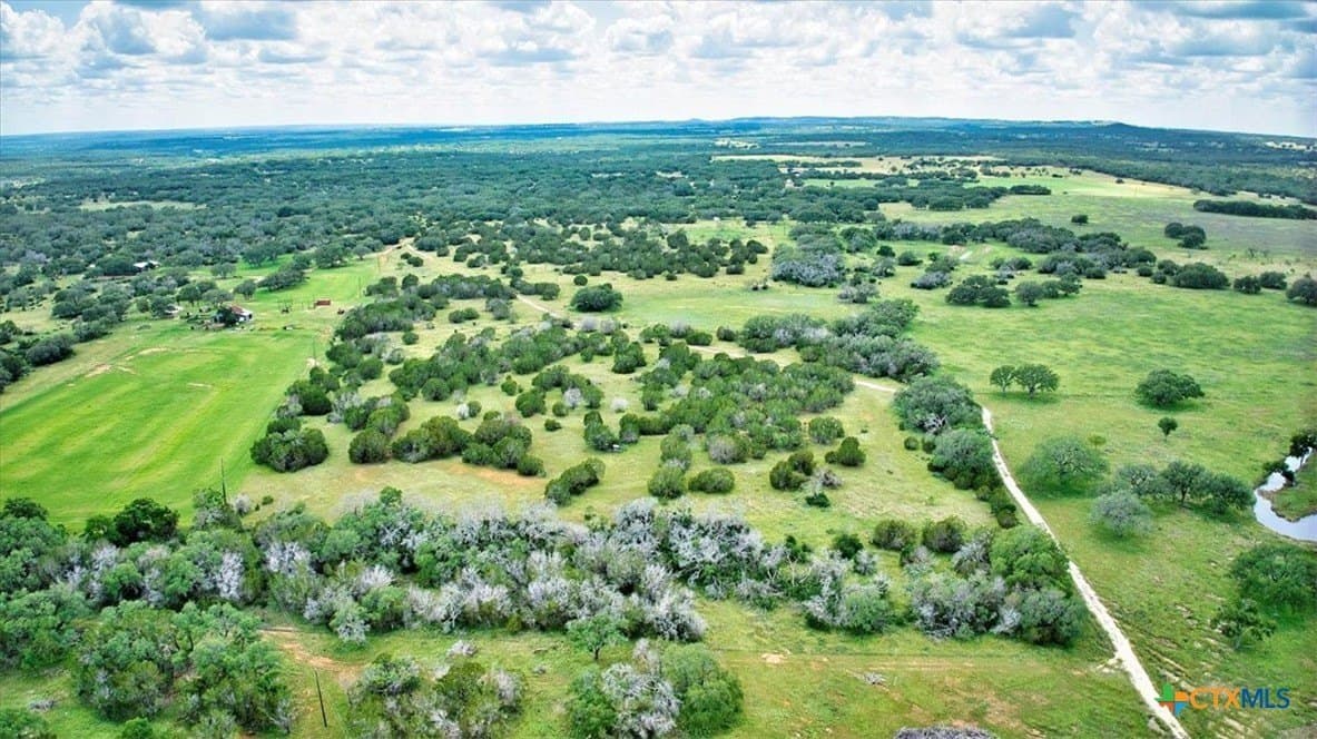33.62 acres in Blanco County - photo 4