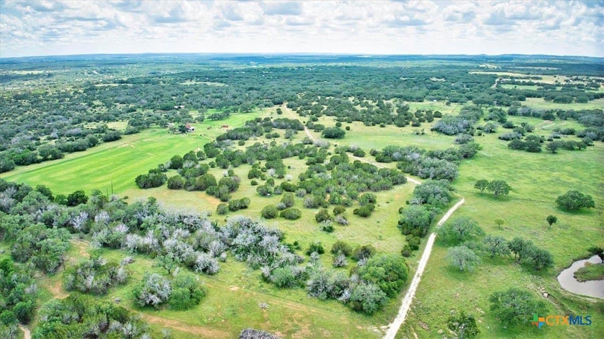 33.62 acres in Blanco County - photo 2