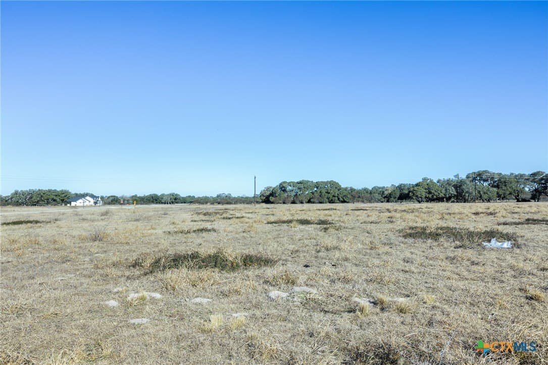 5.79 acres in Victoria County - photo 5