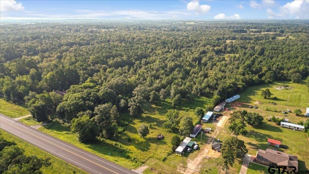 12.7 acres in Smith County - photo 2