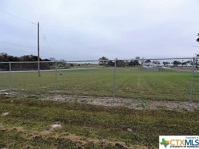 0.2 acres in DeWitt County - photo 3