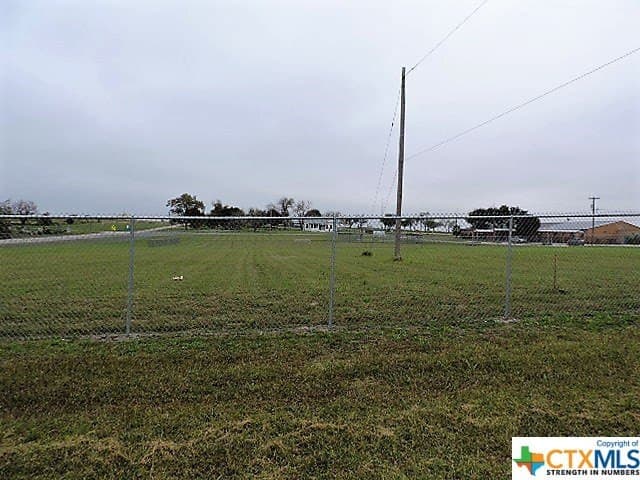 Houston Avenue lot: 13-15